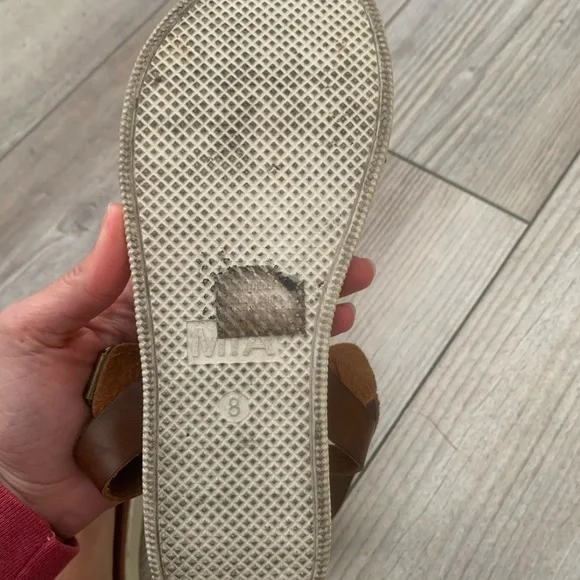 MIA Sandal - Picture 8 of 8